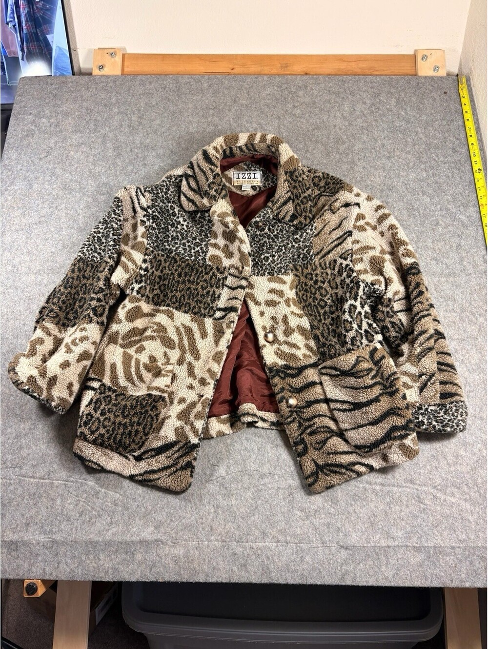 Vintage 90s IZZI Outerwear Women’s Sherpa Fleece Patchwork Button Jacket Size M